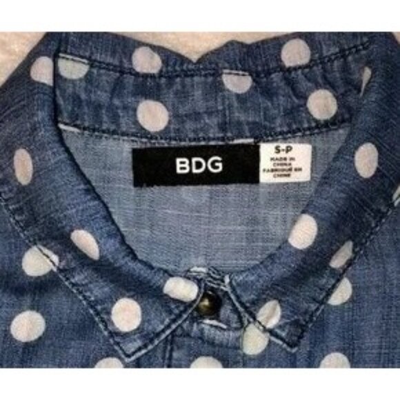 BDG Button Down Shirt Sz S Chambray Denim with White Polka Dots Long Sleeve - Picture 4 of 4